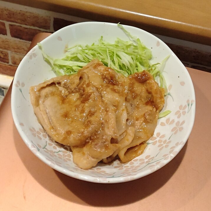 玉ねぎで甘み♡豚肉の生姜焼き